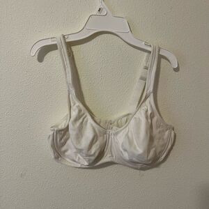 Bali Women underwire No padded Bra size 38D